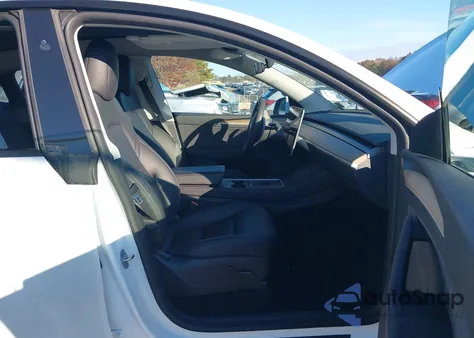 2024 Tesla Model Y Long Range Dual Motor All-Wheel Drive из США, поврежденный, VIN 7SAYGDEE7RA275003